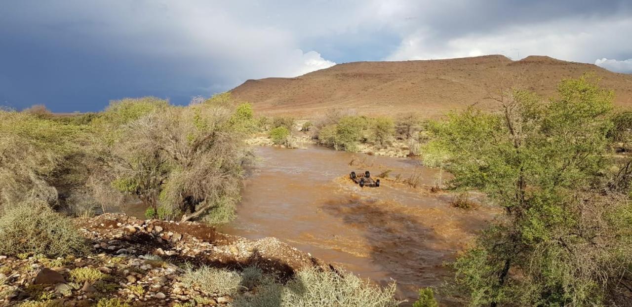 הוילה ססריאם Tsauchab River Camp מראה חיצוני תמונה