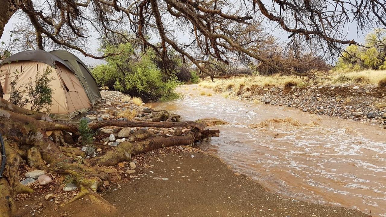 הוילה ססריאם Tsauchab River Camp מראה חיצוני תמונה